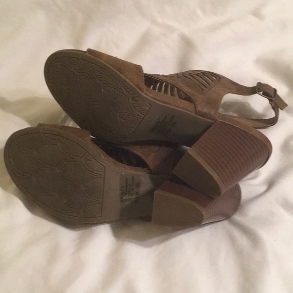 Ladies Sandals - Picture 3 of 7